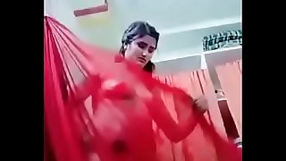 Swathi naidu akin say no to body and wearing red saree