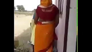 Local bhabhi dance