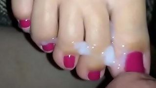 Slowly cum all over wife&rsquo_s toes closeup and hot